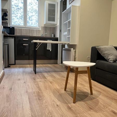 Апартаменты Studio Neuf Entierement Equipe Et Bien Situe. Париж Экстерьер фото