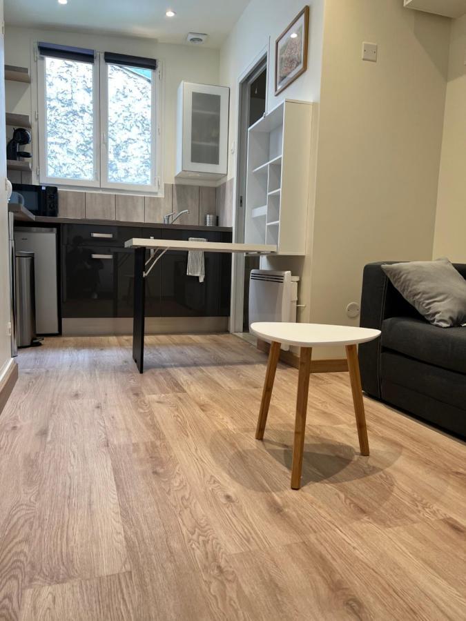 Апартаменты Studio Neuf Entierement Equipe Et Bien Situe. Париж Экстерьер фото